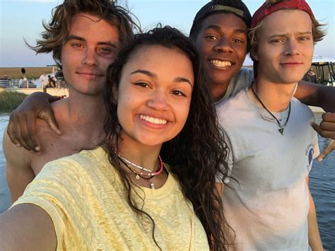10 Reasons Why Were Psyched For Outer Banks Season 2 Sarah Scoop