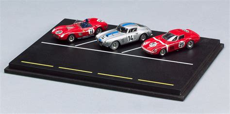 Bonhams Cars A Good Starting Grid Diorama Of Three 143 Scale Ferraris