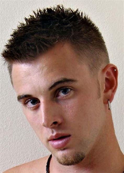 A Short Haircut With A Spiked Top On Haircuts For Men Pictures Of Mens Haircuts And Mens Hai