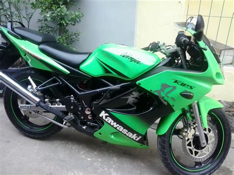Tidak lagi diproduksi sejak 2015, pt kmi memilih untuk fokus ke kawasaki ninja rr mono yang memiliki mesin 250 cc. *: NINJA 150 RR