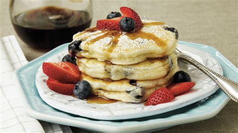 Easy Berry Pancakes Recipe