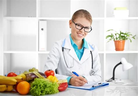 Average salary and wage for nutritionists/dietetic technician. Dietitian Salary Guide and Career Outlook 2020 | Salaries HUB