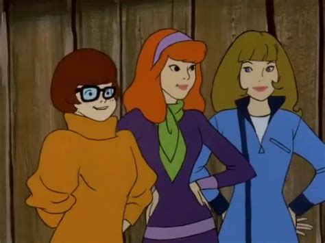 Pin By Pop Corn On Daphne X Velma New Scooby Doo New Scooby Doo