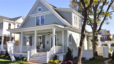 28 Of The Most Popular House Siding Colors Craftsman House Plans