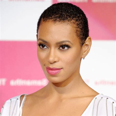 Coupe De Cheveux Courte Femme Noire Visage Rond Les Meilleures Astuces Coiffure Pour Un Visage Rond