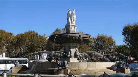 Take a Walking Tour the Fountains of AixenProvence  Perfectly Provence