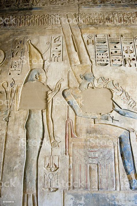 Egyptian Goddess Isis In Hieroglyphics Isis News 2020