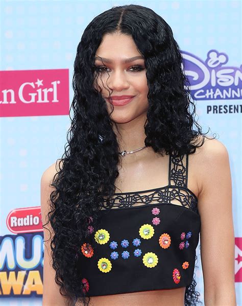 35 Zendaya Hairstyles From 2010 To 2022 Purewow