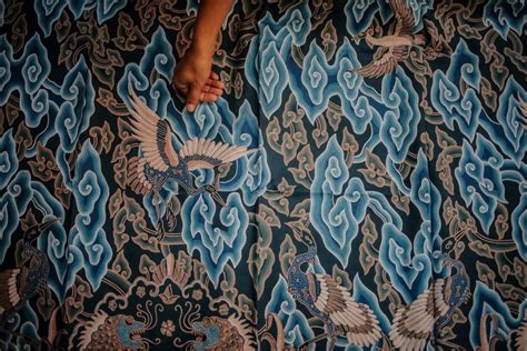 Mengenal Mega Mendung Motif Batik Cirebon Yang Kaya Makna Daerah
