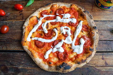 Pizza Salsiccia Piccante Con Stracciatella Cooking Italy