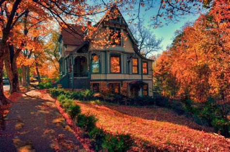 Pin By Abbeygirly On Victorian Homes Autumn Home Victorian Homes