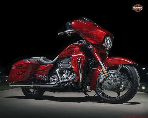 Harley Davidson Street Glide Cvo é Suv De Duas Rodas 1 Lançamentos 2017