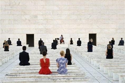 Siamo elisa e luca, due viaggiatori incalliti che hanno deciso di fare della loro vita un viaggio senza fine. NINA di Elisa Fuksas. Con Diane Fleri, Luca Marinelli ...