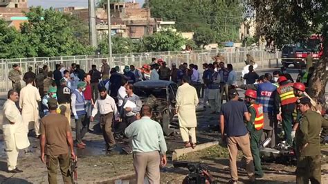 لاہور غیر قانونی تجاوزات کے خلاف کارروائی کے دوران دھماکہ، 26 افراد