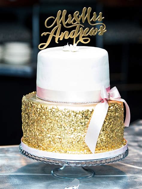How to move a cake from cake board to cake stand. 18 Wedding Cakes With Bling That Steal the Show