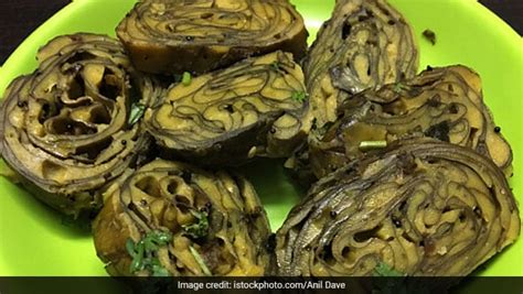 Learn how to make gujarati special patra at home with chef varun on rajshri food. Format Of Gujarati Patra : There are about 55 million native speakers of gujarati. - Yashuhiro ...