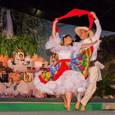 Trajes y bailes típicos de las regiones de Colombia