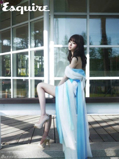 Hong Soo Ah Photo Gallery 홍수아 In 2021 Off Shoulder Dress Fashion