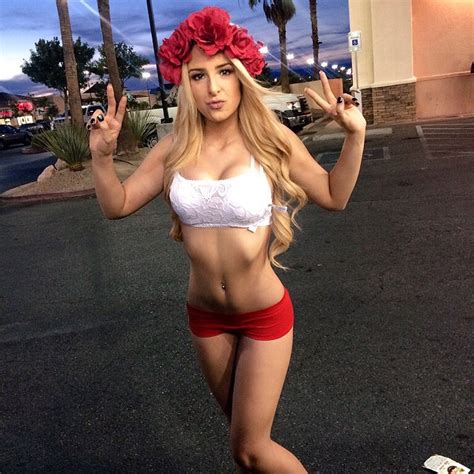 Tana Mongeau Sexy Pictures 35 Pics The Picture Sexy