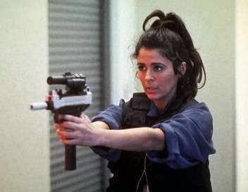 The world economy has collapsed. Running man - Film 1987 - TéléObs