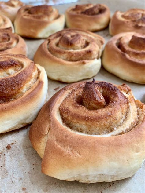 Gib ihn für 45 minuten in den backofen, lasse ihn abkühlen und verfeinere ihn zuletzt mit dem frosting. Zimtschnecken - easy peasy zubereitet - Cappu Mum ...