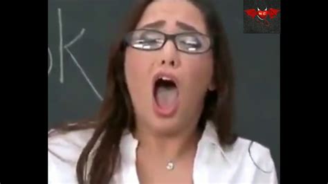 Clip Hot Teacher Seduces Cute Student Using Vibrato Youtube