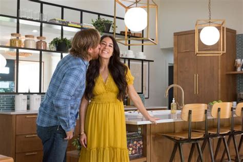 Chip And Joanna Gaines Are Pregnant Fixer Upper Welcome Home With