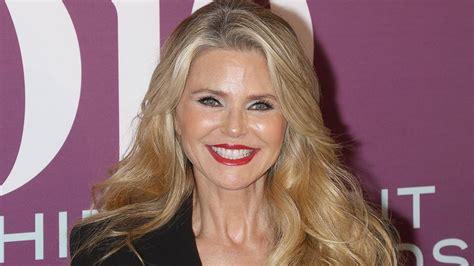 christie brinkley s anti aging and fitness secrets are so surprising here s everything she