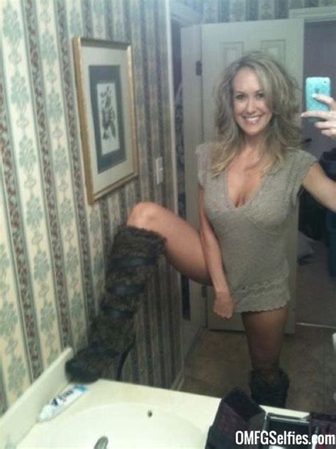 22 Best Love Those Selfies Images On Pinterest Hot