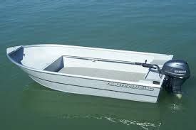 Flat bottom boats will slap the waves harder when you are relocating on a wavy lake, causing more water to enter the boat. floor plans for a 16 ft. v hull jon boat - Google Search ...