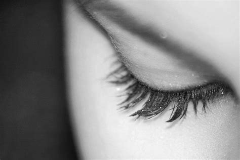 Eyelash care tips | Do's & Don'ts for long and healthy eyelashes