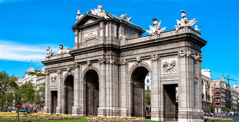 La Puerta De Alcalá Descubre Un Auténtico Icono De Madrid