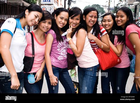 philippinen manila gruppe von mädchen im teenageralter stockfotografie alamy