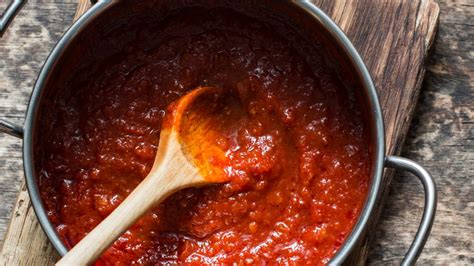 This homemade marinara sauce offers rich and lively tomato flavor. Here's what you can substitute for tomato paste