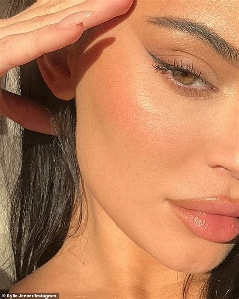 kylie jenner makes jaws drop as she shares very busty selfies in a black bra trends now