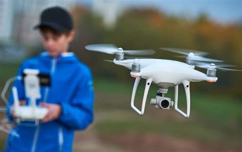 Drone De Loisirs Des Règles De Pilotage à Respecter Lherbergement