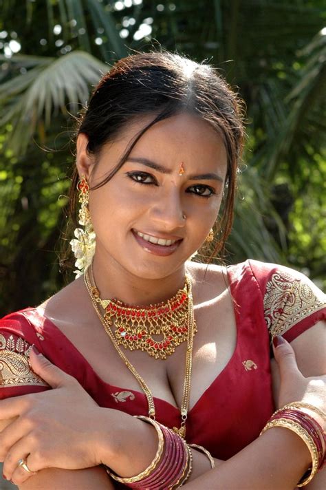 Yoghurt Minsaram Tamil Hot Movie Stills Actress Spicy Navel Show