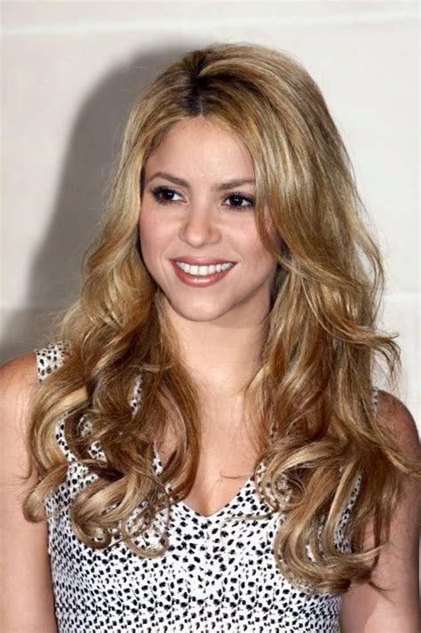 Shakira Long Curly Hair Hair Styles 2014 Casual Hairstyles For Long