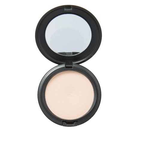 MAC Studio Fix NC40 | Glambot.com - Best deals on MAC Makeup cosmetics