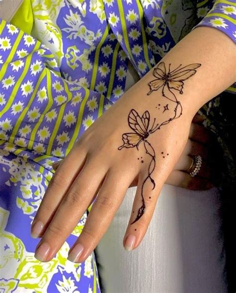 Butterfly 🦋 Henna Design For Finger Tatuaggi Con Henna Hennè Mani