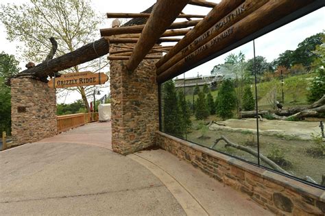 Grizzly Ridge Akron Zoological Park Akron Ohio Usa By Wdm
