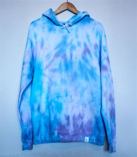 Shop the latest tie dye hoodie deals on aliexpress. The 25+ best Tie dye hoodie ideas on Pinterest | DIY tie dye sweatshirt, Tumblr hoodies and DIY ...