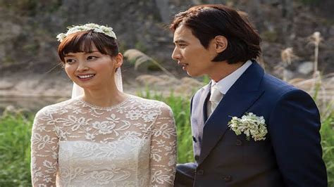 Back in july 2014, won bin had received permission from the gangnam district office to tear down an old building and construct a 3 story single house construction finally finished at the end of 2018 and won bin and lee na young officially moved in just recently. Lee Na Young Shares Why She Continues To Act + Describes ...