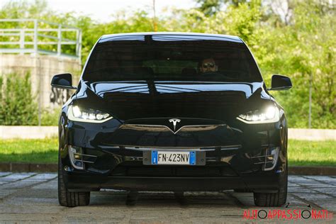 Tesla Model X La Prova Su Strada Del Suv Elettrico