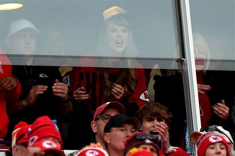 Taylor Swift Shows Support For Travis Kelce At Chiefs Vs Bills Game