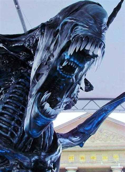 Welcome to the official alien facebook page. For Sale: A Lifesize Xenomorph Queen Replica - Geekologie