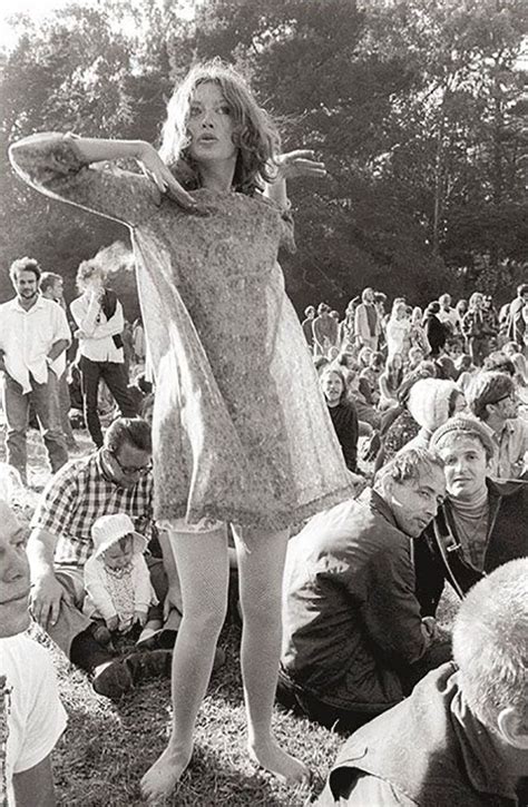 Woodstock 1969 Fashion Stunning Photos Depicting The Rebellious At