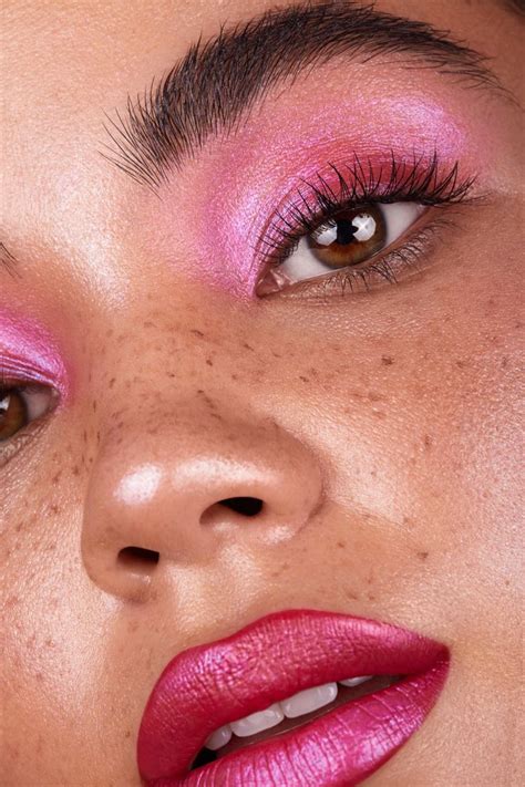 Pink Make Up Look Eyeshadow Makeup Colorful Makeup Makeup Eyeshadow