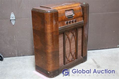 Vintage Westinghouse Standing Radio 34 Tall