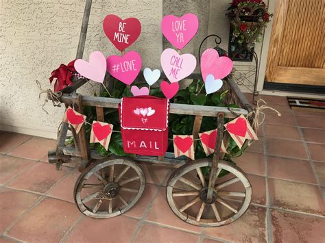48 Cozy Valentine Yard Decoration Ideas Adding A Touch Of Classy